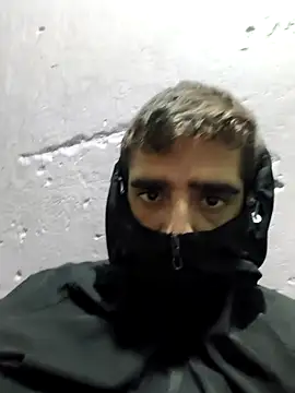 gusto14cm: διαδικτυακό σόου στην κάμερα