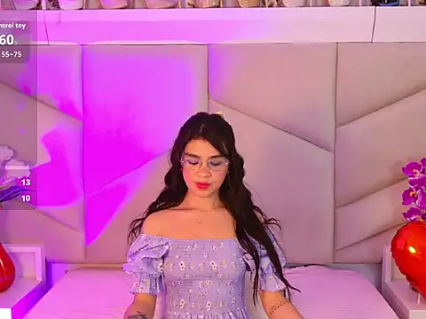 OliviaDiaz Adlı Modelin Canlı XXX Sohbeti