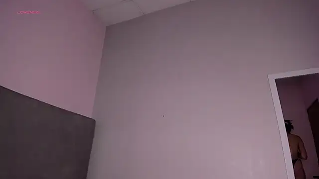 Chatroom XXX en direct de KIMAPRIL