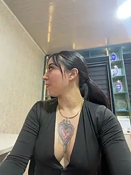 Онлайн чат XXX EmmyEvans1