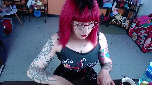 MissMiia2: απευθείας συνομιλία ΧΧΧ