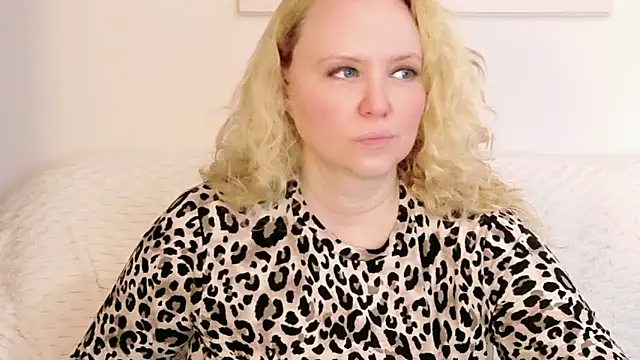 Sarah4you's Live XXX Chat