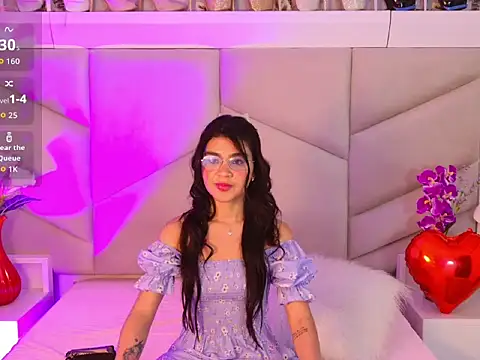 OliviaDiaz 现场XXX聊天