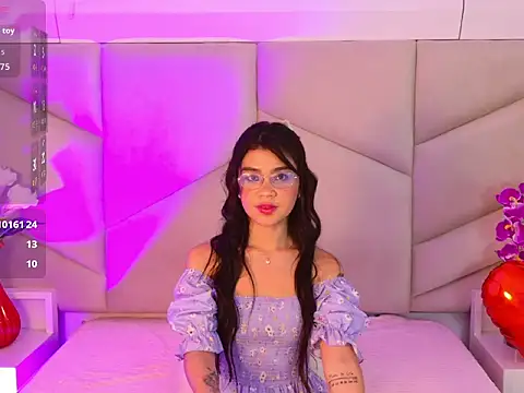 دردشة OliviaDiaz الجنسية المباشرة