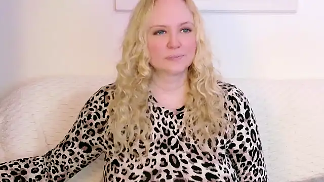 Chat +18 de Sarah4you ao vivo