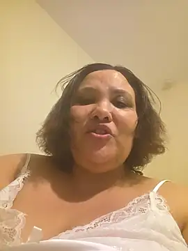 Pokazy przed kamerką – Curvy-Nthabi_X