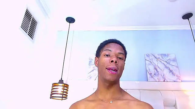 Santiago_Ortiz_ Live XXX Chat