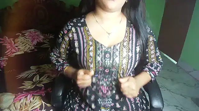 แชท XXX สดของ BengaliQueenStar