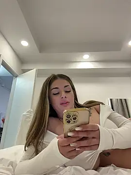 IsabellaEtthan Chat XXX in diretta