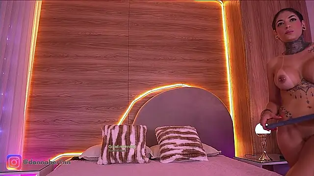 danna_berlin_ élő XXX-chatje