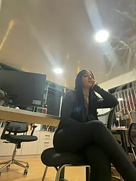 EmmyEvans1's Live XXX Chat