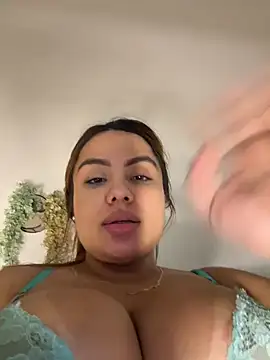 valeria2019hot Chat XXX in diretta