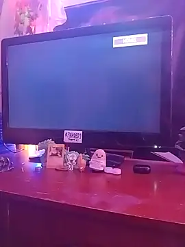 ChuckyyDee: διαδικτυακό σόου στην κάμερα