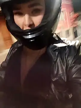 miss_berlyn Adlı Modelin Canlı XXX Sohbeti