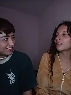 Chatroom XXX en direct de AlexxaAndRileyy