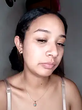 Aurora_fantasyPinkのライブXXXチャット