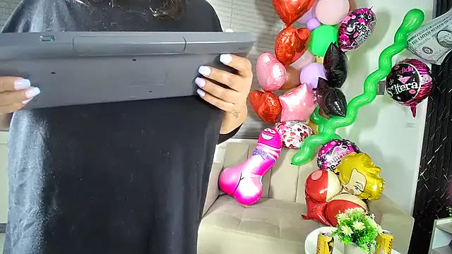 samay_noem Adlı Modelin Canlı XXX Sohbeti