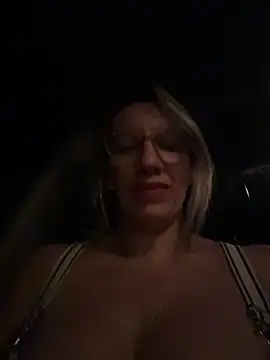 Gatitacarlita's Live XXX Chat