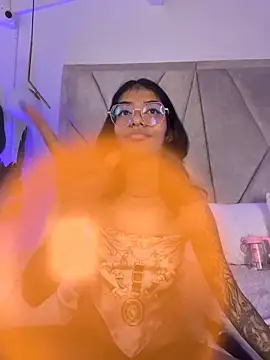 TweetiePieXXX's Live XXX Chat