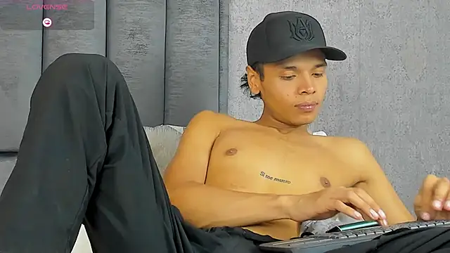 Alejandroo_Montenegro 라이브 XXX 채팅