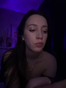 Chatroom XXX en direct de MonicaSweetx