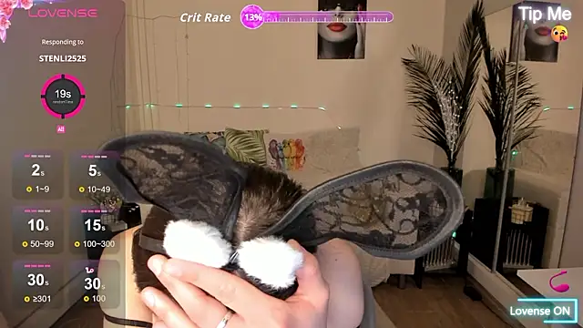 AliceW0ral élő XXX-chatje