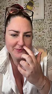 Chat +18 de Lacey-BBW ao vivo