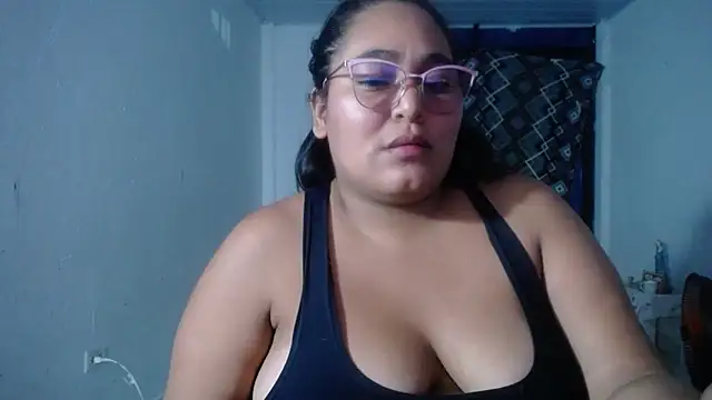 sirena_15 élő XXX-chatje