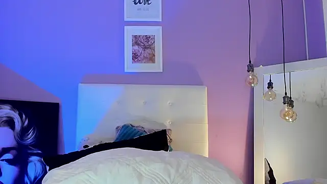 Chat XXX en directo de Charlotte11-11