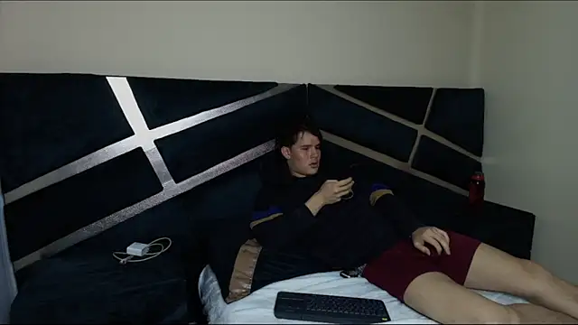 Chatroom XXX en direct de SEXYBOY_VC