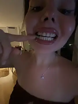 TheCinderella's Live XXX Chat