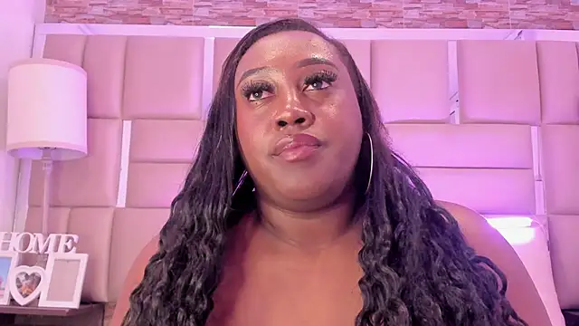 Chat XXX en directo de ShaniaBrownn