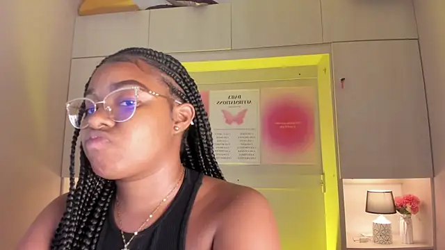 Онлайн чат XXX tamaraa_smiith