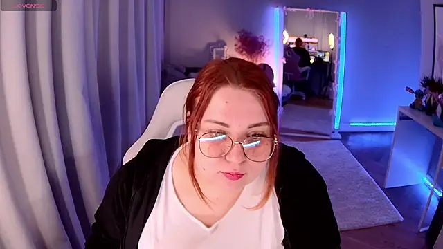 Show modela Adelina_Mood na web-kameri