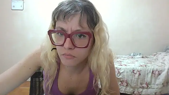 Chat +18 de BlondieTami ao vivo