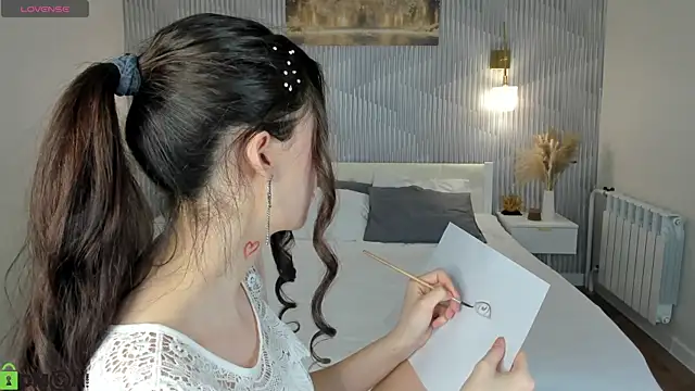 Chat +18 de elise_robbie ao vivo