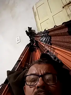 Misterymem63 Adlı Modelin Canlı XXX Sohbeti