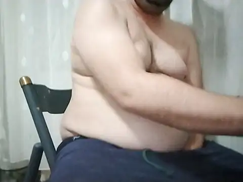 Show modela panchitoesp na web-kameri