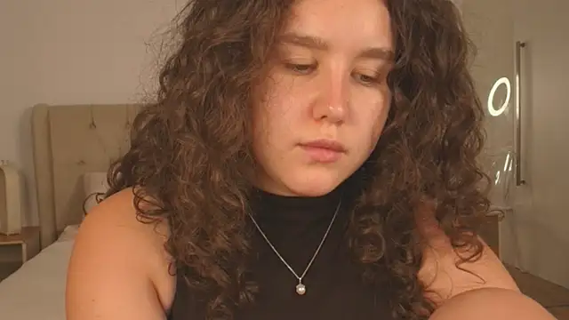 Ariella_Sol 现场XXX聊天