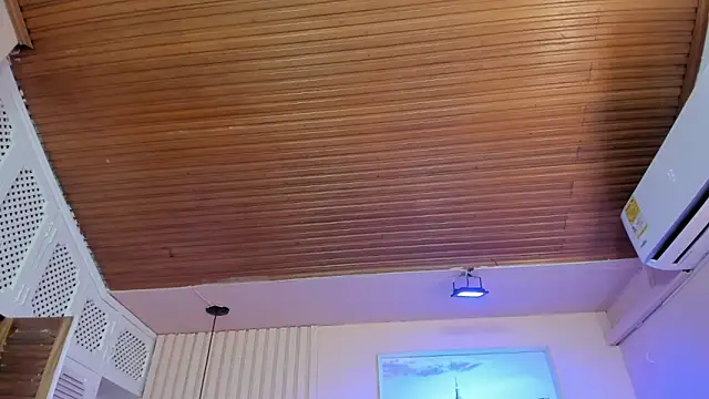 viiolett_lee's Live XXX Chat