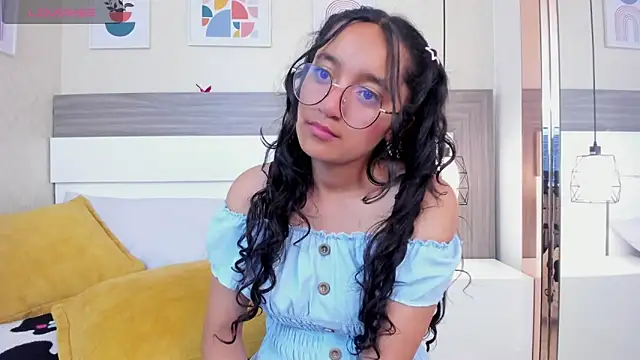 Emilyblussh's Live XXX Chat