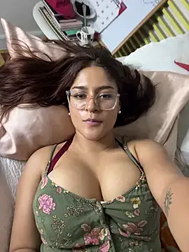 Juliana_News Live XXX-Chat