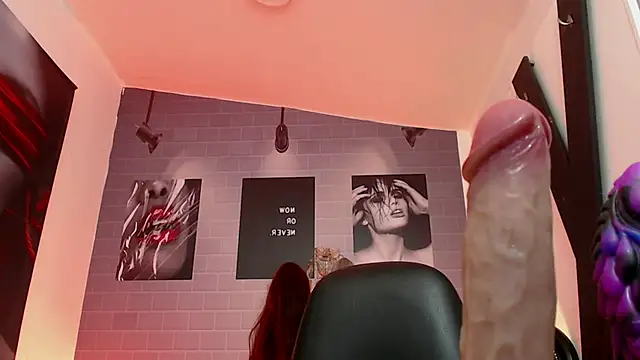 aleesha_cameron02のウェブカメラショー