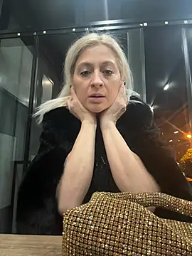 HOTLadylunan Live XXX chat