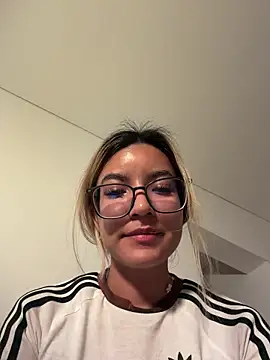 Pretty_roxxyy Chat XXX live