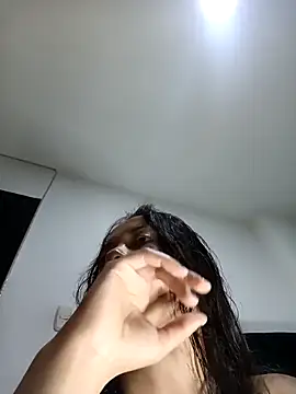 MiaForever1 – Naživo XXX chat