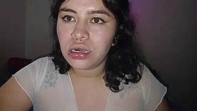 Онлайн чат XXX Magic_Alicee_