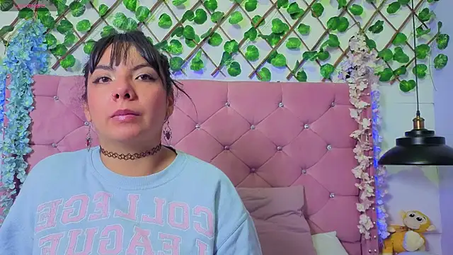 แชท XXX สดของ Valkiria-and-Dione