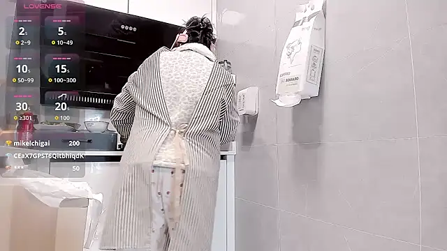 Vivian-6 Live XXX Chat