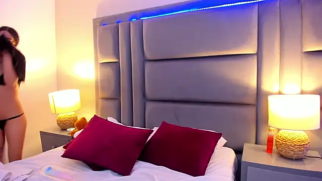 EllaEvanzz's Live XXX Chat